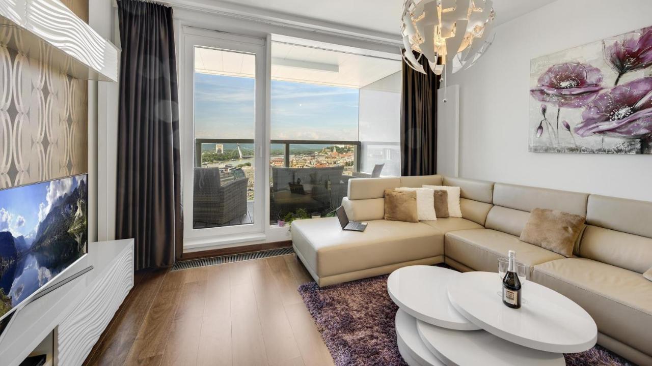 Appartamento Panorama - Sunset And Castle View, 22Nd Floor, Garage, Ac Bratislava Esterno foto