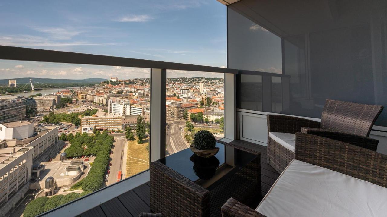 Appartamento Panorama - Sunset And Castle View, 22Nd Floor, Garage, Ac Bratislava Esterno foto